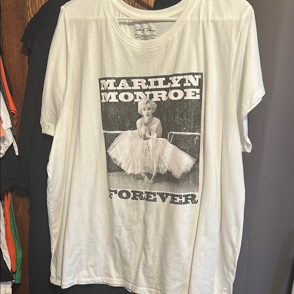 Marilyn Monroe White Graphic Tee
